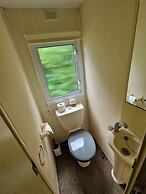 2 Bed Caravan - Sleeps 6 - Pets - Pool - Parking