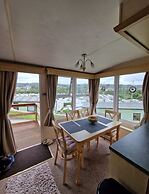 2 Bed Caravan - Sleeps 6 - Pets - Pool - Parking