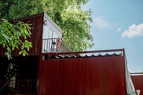 19 Degrees Resort