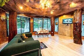 19 Degrees Resort
