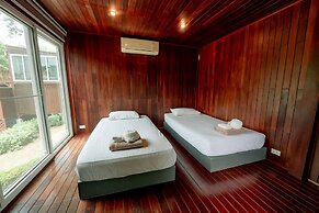 19 Degrees Resort