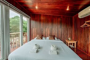 19 Degrees Resort