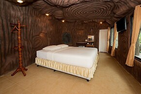 19 Degrees Resort