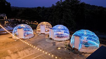 19 Degrees Resort