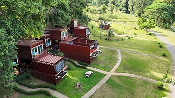 19 Degrees Resort