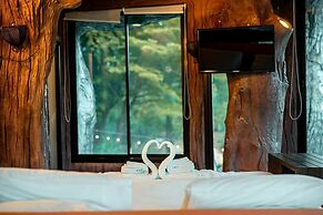 19 Degrees Resort