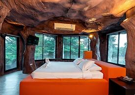 19 Degrees Resort