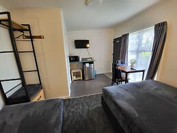 Rockfield Motel