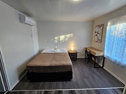 Rockfield Motel