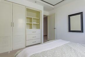 Oceanfront Condo in Ave. España Sleeps 8