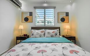 Oceanfront Condo in Ave. España Sleeps 8