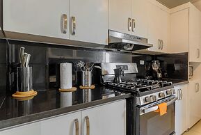 Oceanfront Condo in Ave. España Sleeps 8