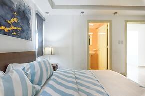 Oceanfront Condo in Ave. España Sleeps 8