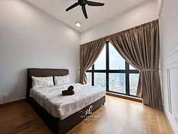 The Colony Luxe KLCC View Sky Pool