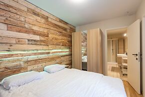 One-bedroom Apartment by the sea