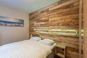One-bedroom Apartment by the sea
