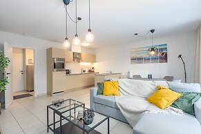 One-bedroom Apartment by the sea