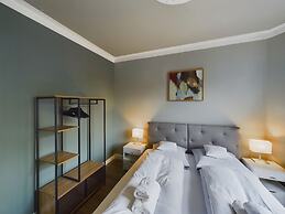 Art Apartments
