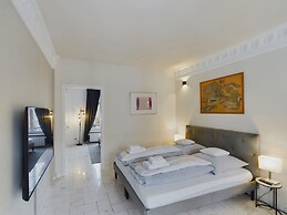 Art Apartments