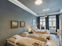 Art Apartments