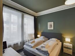 Art Apartments