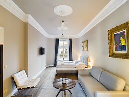 Art Apartments