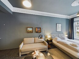 Art Apartments