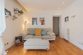 Linda Apartments by Rent all Como
