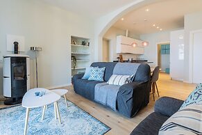 Lakeview Apartments by Rent all Como