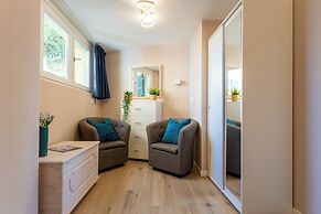 Lakeview Apartments by Rent all Como