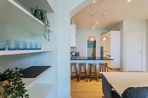 Lakeview Apartments by Rent all Como