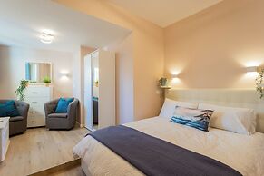 Lakeview Apartments by Rent all Como