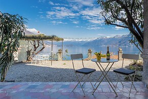 Lakeview Apartments by Rent all Como