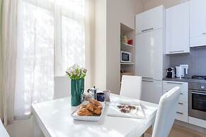 Lakeview Apartments by Rent all Como