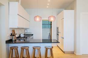 Lakeview Apartments by Rent all Como