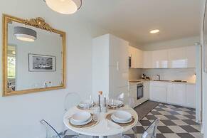 Lakeview Apartments by Rent all Como