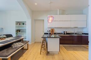 Lakeview Apartments by Rent all Como