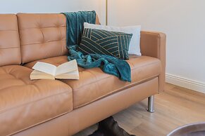 Lakeview Apartments by Rent all Como