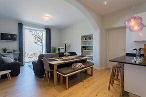 Lakeview Apartments by Rent all Como