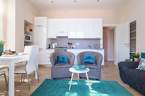 Lakeview Apartments by Rent all Como