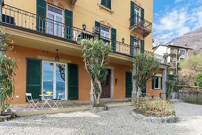 Lakeview Apartments by Rent all Como