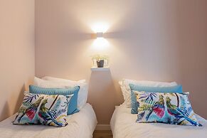 Lakeview Apartments by Rent all Como