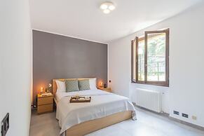 Harmony on the Lake by Rent all Como