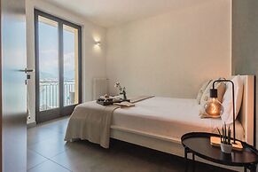 Harmony on the Lake by Rent all Como