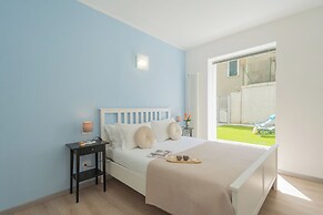 La Quiete With Private Garden by Rent all Como