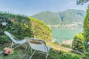 OC Lake Love by Rent all Como