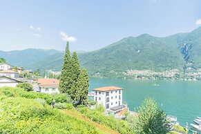 OC Lake Love by Rent all Como