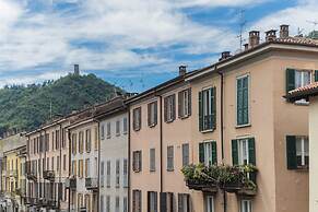 Old Court Hideaway by Rent all Como