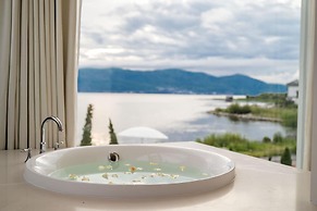 Dali Nest Secret Garden Lake View Inn