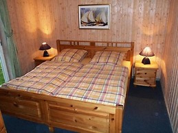 Ferienhaus mit Sauna im Ferienpark Mirow